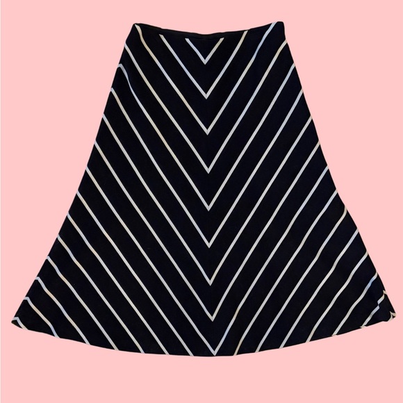 White House Black Market Dresses & Skirts - White House Black Market Chevron A-Line Skirt